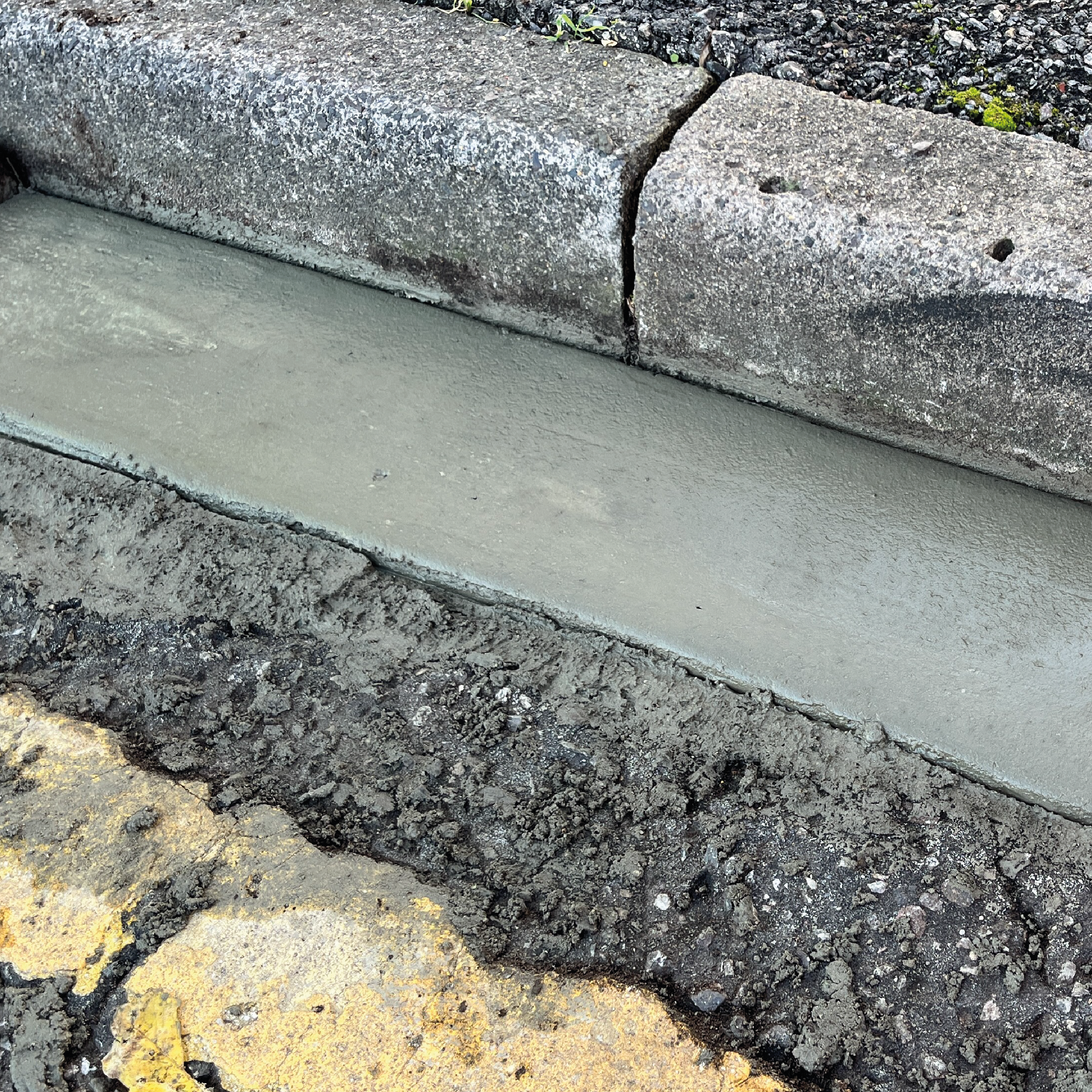 HardMaster W672 Kerb Repair