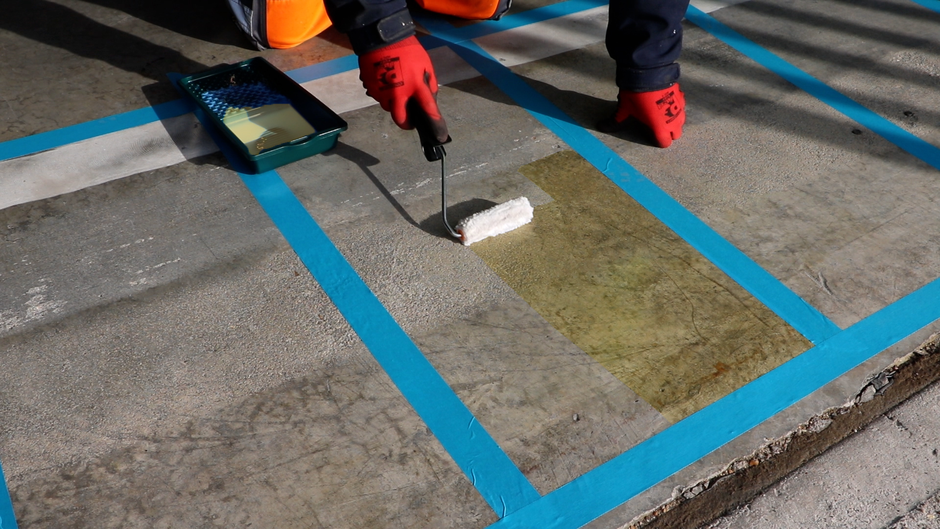 Spectrum UniPrime L257 being applied to concrete